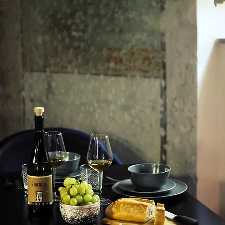 Luccastay 18 * Lucca