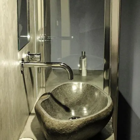 Luccastay 18 * Lucca